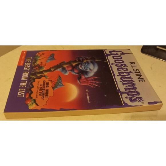 R.L. Stine's Goosebumps Book #43 The Beast From The East Preowned - Picture 4 of 8